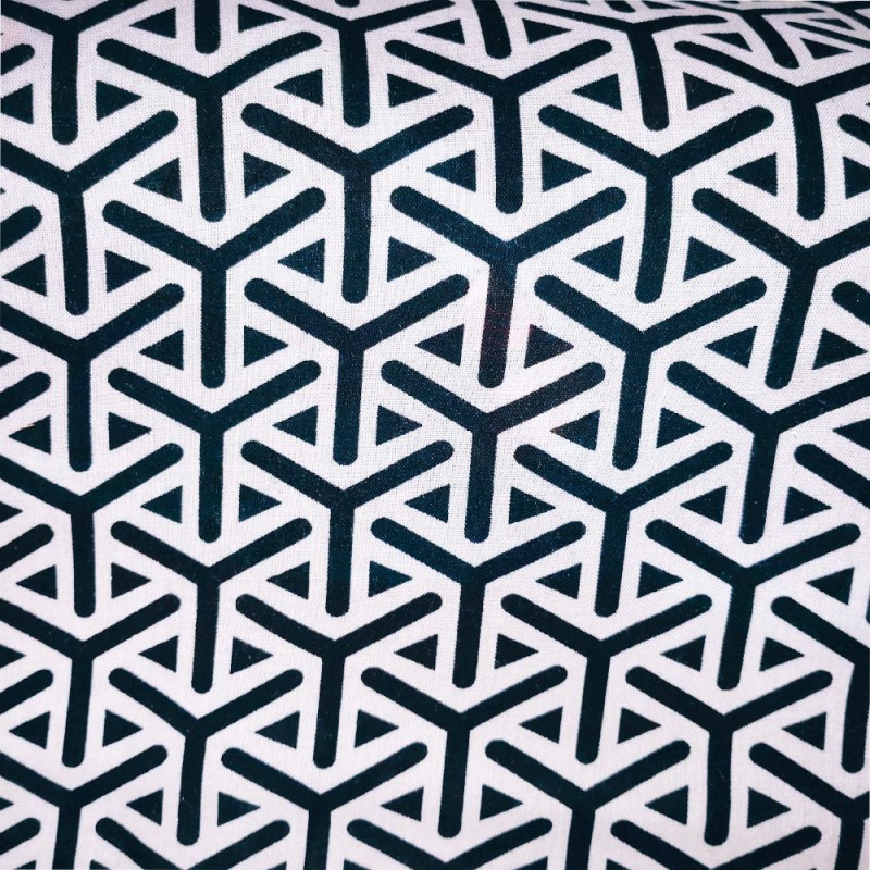 Tissu Viscose à motif géométrique "Y" noirs sur une fond Blanc. Tissu Viscose à motif géométrique "Y" noirs sur une fond Blanc.
