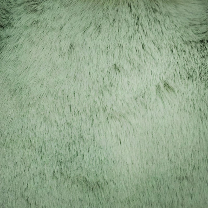Fausse fourrure de haute qualité effet doudou vert d'eau clair très tendance pour la confection de manteaux. Fausse fourrure de haute qualité effet doudou vert d'eau clair très tendance pour la confection de manteaux.