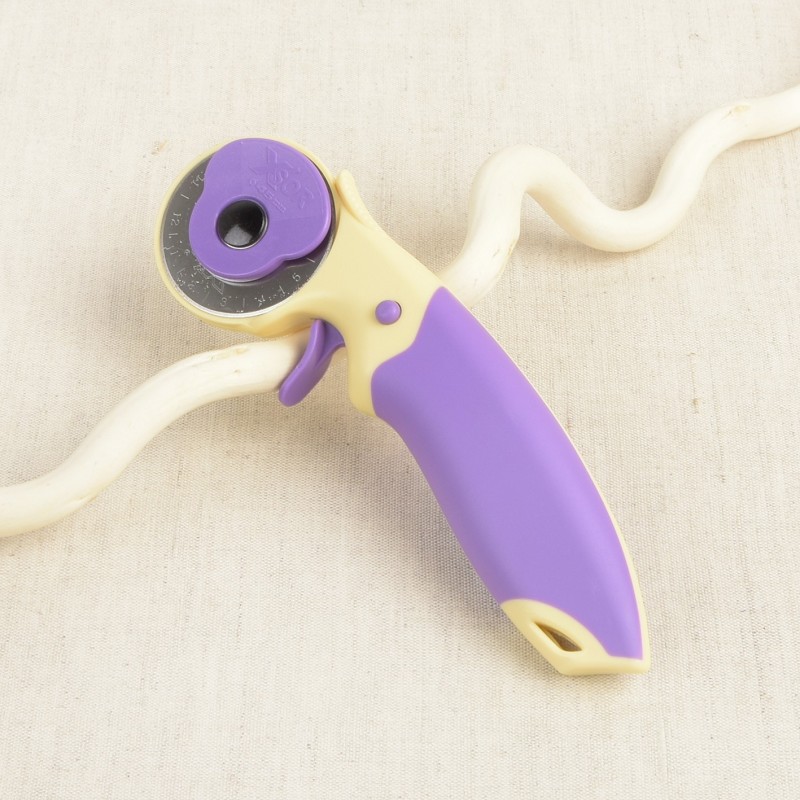 Rotary cutter - violet/beige